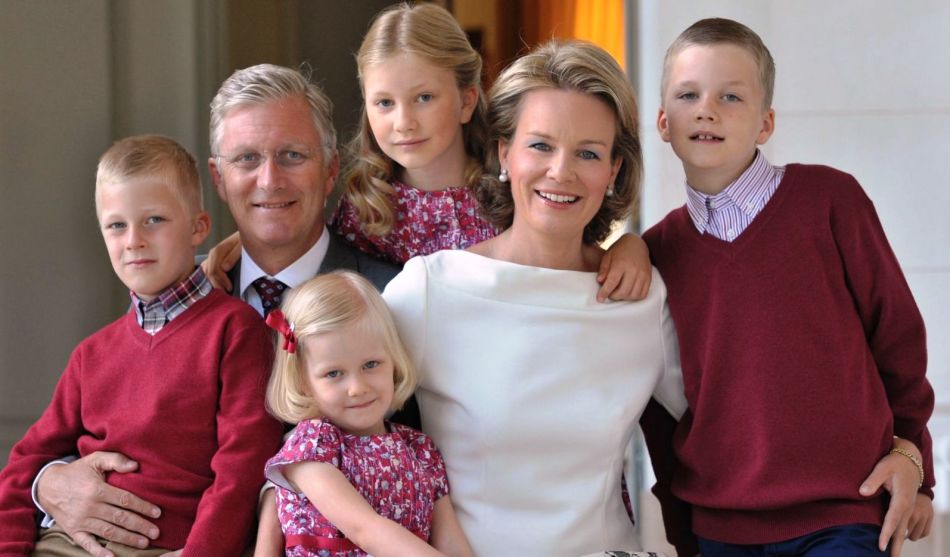 Король и королева бельгии с детьми