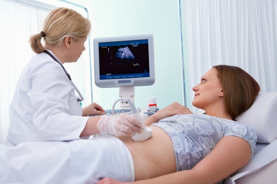 Ультразвуковое обследование позволяет установить срок беременности.