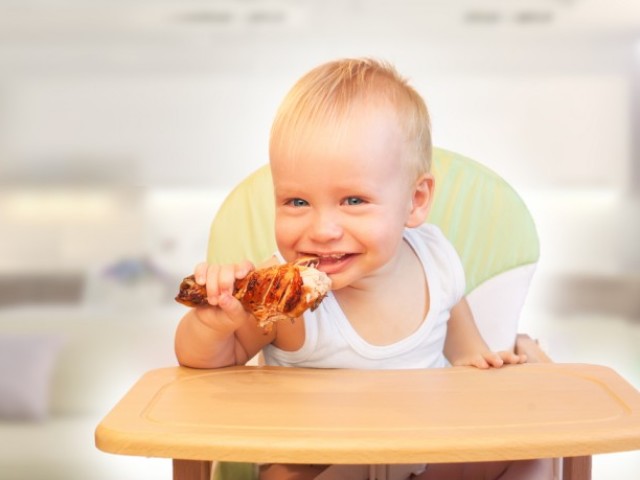 Чем можно кормить ребенка в 10 месяцев? Меню, рацион и режим питания ребенка в 10 месяцев при грудном и искусственном вскармливании