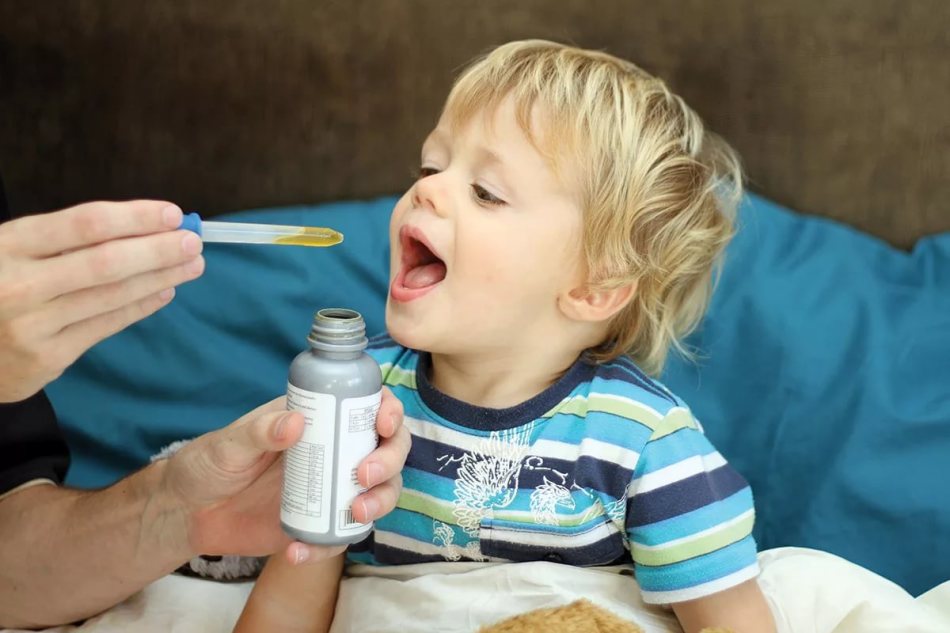 Antibiotiki široke palete nove generacije za odrasle in otroke: suspenzija