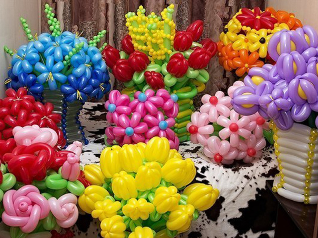 Как сделать цветы из воздушных шаров своими руками: пошаговая инструкция, идеи. Как сделать простой и сложный цветок, ромашку, розу, букет цветов из длинных, ШДМ и круглых воздушных шаров: схема. Лучшие цветы из воздушных шаров своими руками: фото