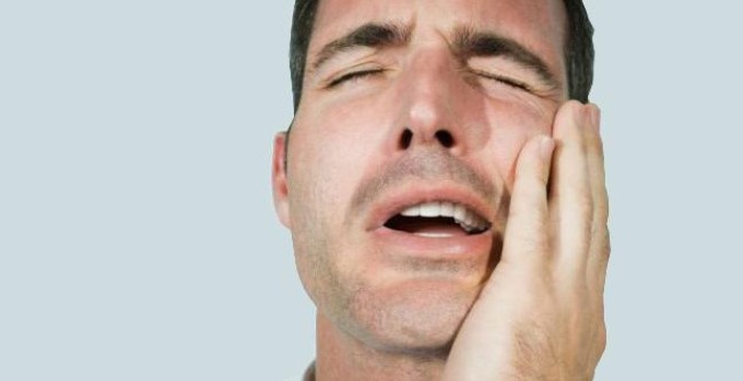 Ličnice boli, čeljust: s katerim zdravnikom se obrne?