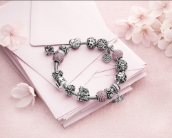 Sharmes for Pandora Bracelets: come indossarlo correttamente, cosa dare all'anniversario di matrimonio? Sharmes and Bracelets of Pandora su Aliexpress | Aliexpress - Analoghi e copie: come scegliere e ordinare via Internet?