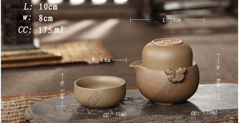 Ketel keramik dengan lingkaran