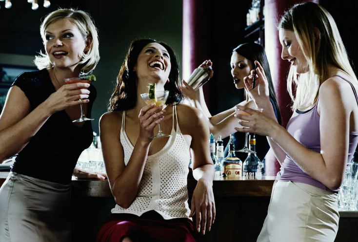 Алкогольные коктейли и женщин
