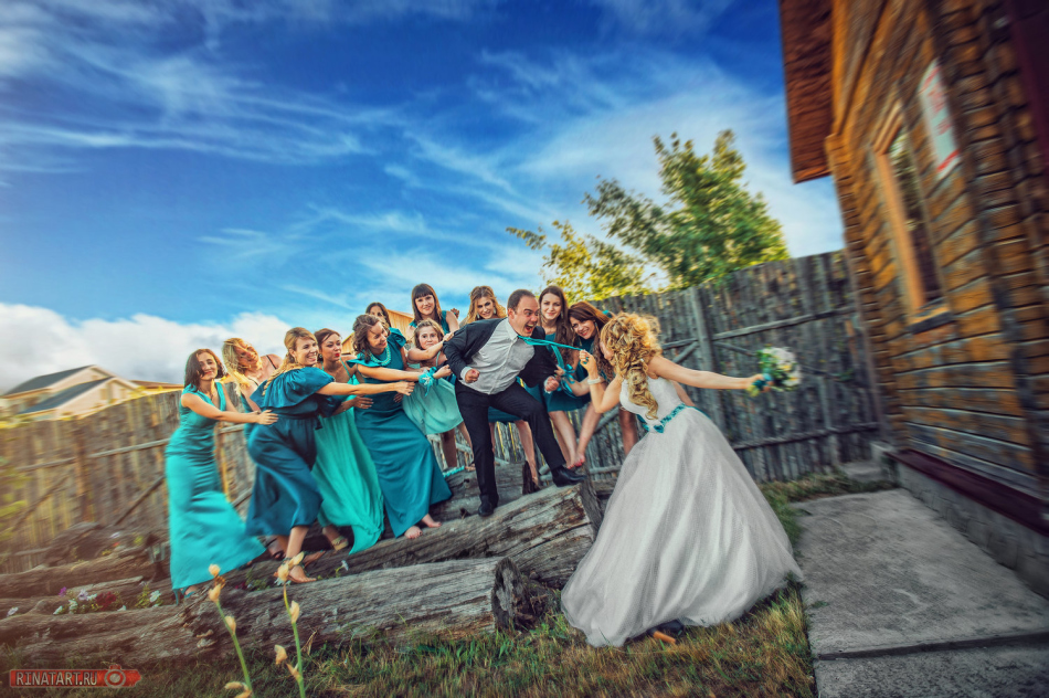 Подружки невесты - этот самая креативная и веселая часть гостей на свадьбе!