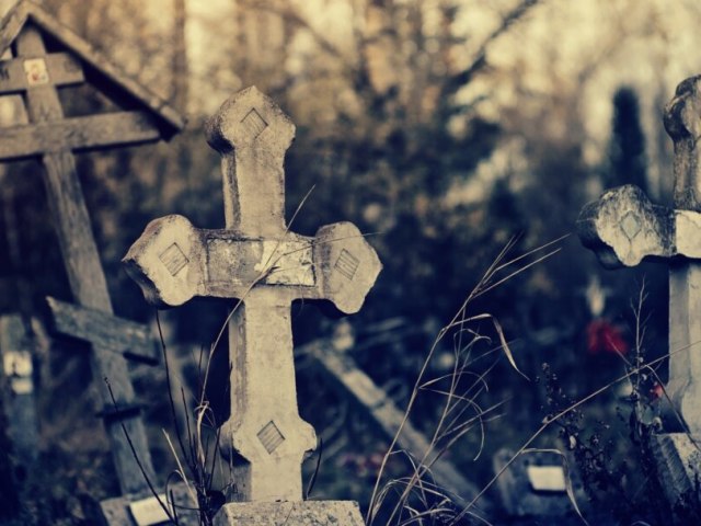 Почему детские могилы на кладбище нужно обходить стороной: приметы