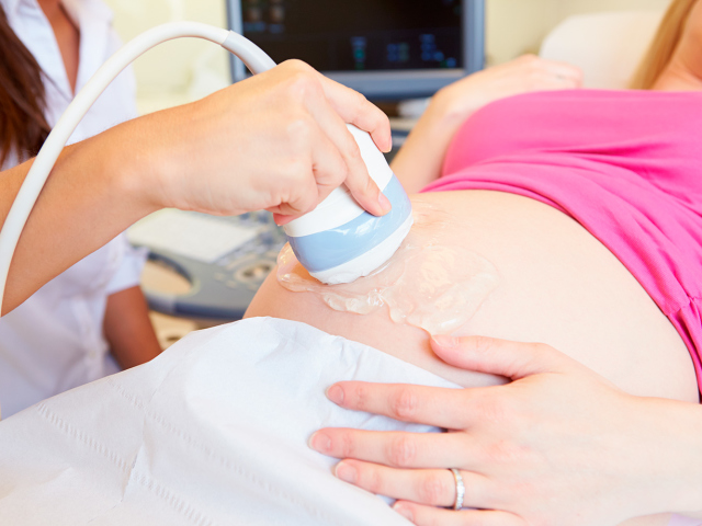 Ultrazvok med nosečnostjo: indikacije, izrazi, norme razvoja ploda. Ali bo zgodnja nosečnost določena za ultrazvok? Ali je nevarno za plod ultrazvoka v zgodnjih fazah nosečnosti? V kakšnem obdobju ultrazvok določa spol otroka?
