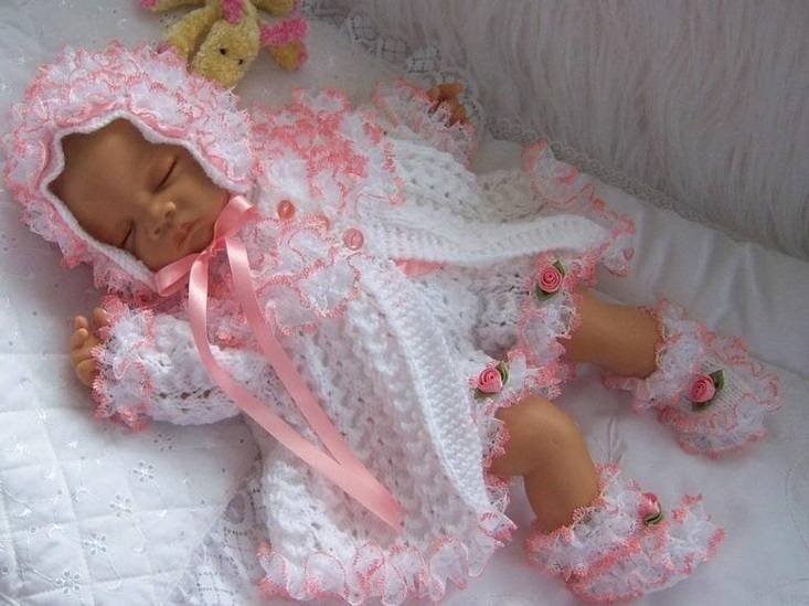Связаны костюм новорожденному. Вязаные вещи для новорожденных. Вязаная одежда для новорожденных. Комплект для новорожденного крючком. Вязаный комплект для новорожденной девочки.