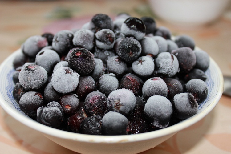 You can cook wine from frozen berries