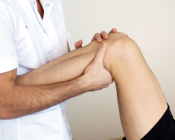 Symptoms and treatment with the knee joint. What medicines and ointments are used for synovitis of the knee joint?