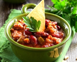 Resep untuk Chili Kon Carne: Klasik, menurut James Oliver, koki dan vegetarian Rusia, dewan kuliner