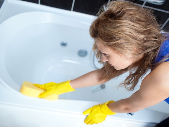 Как почистить и отбелить ванну в домашних условиях содой, перекисью, лимонной кислотой? Как отбелить эмалированную, акриловую и чугунную ванну?
