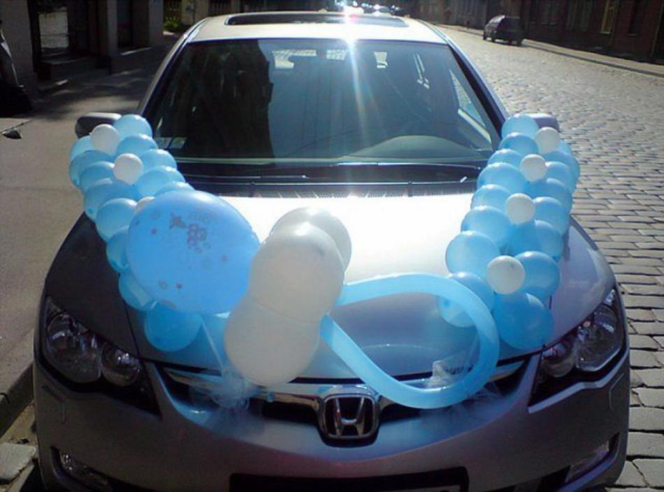 Украшения на автомобиль из воздушных шаров, пример 2