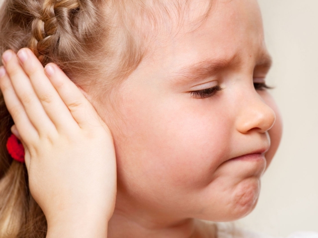 Что такое золотуха у взрослых и детей за ушами: симптомы, признаки, причины, лечение. Как лечить золотуху у взрослых и младенцев?