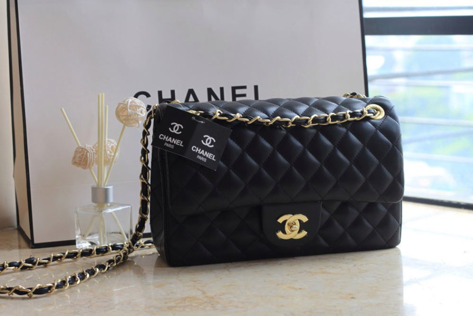 Stylish clutch from Chanel - a donkey gift for any girl