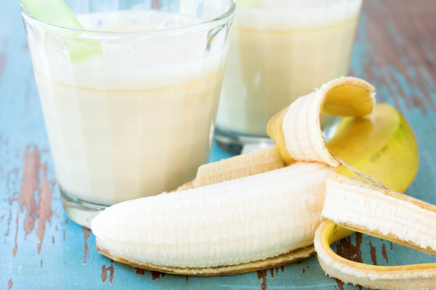 Face mask with banana and milk