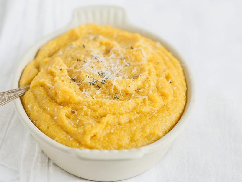 Polenta برای صبحانه کودکان