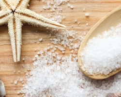 Salt Sea: benefits and harm, chemical composition, trace elements. The use of sea salt in folk medicine, cosmetology, for aquarium, pool, salting of cucumbers and fish: recipes. How to buy hair spray with sea salt in Lamoda?