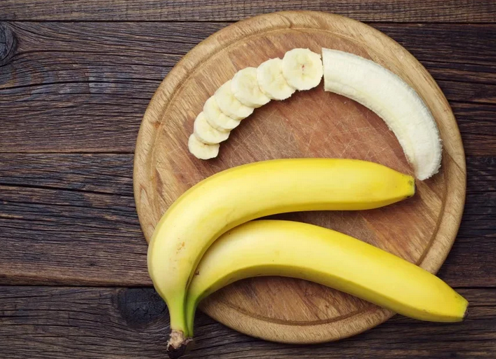 Спелые бананы без кожуры не очень калорийные