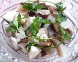 The pickle of mushrooms of a row for the winter in banks: the best recipes. How to pick up and marin the mushrooms of rowers for the winter at home? Marinade for preserving mushrooms of rows: recipes