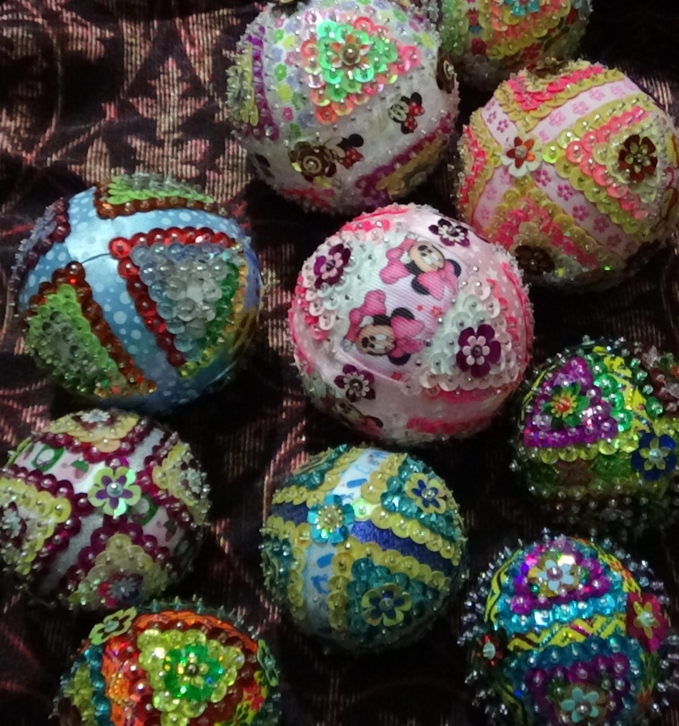 Variations of foam balls from sequins can be countless