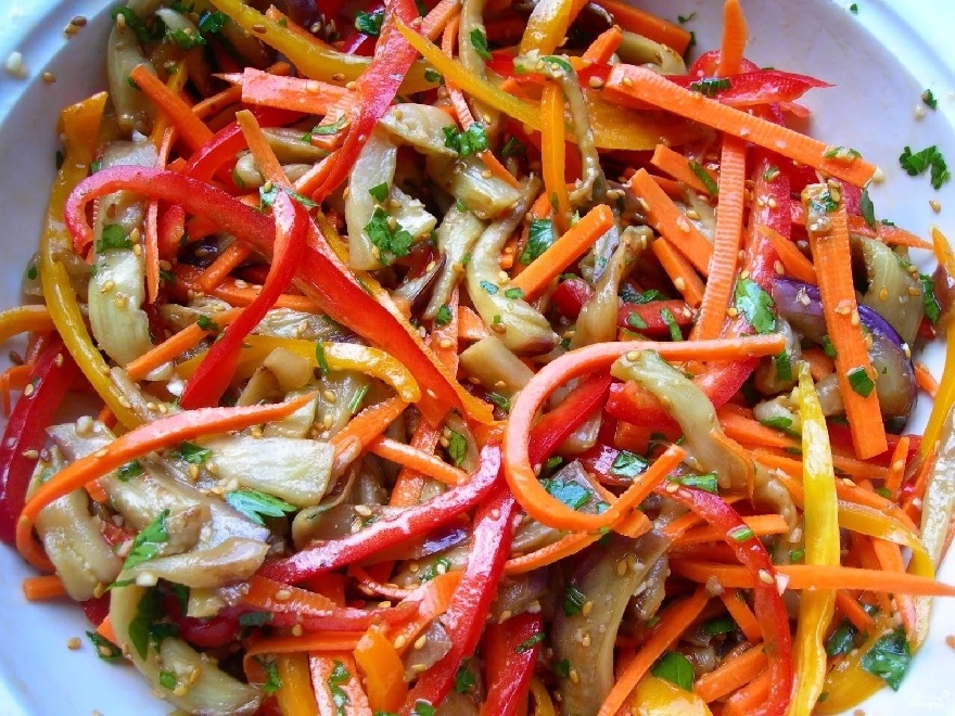 If you add sweet pepper to the salad, the dish will come out much tastier