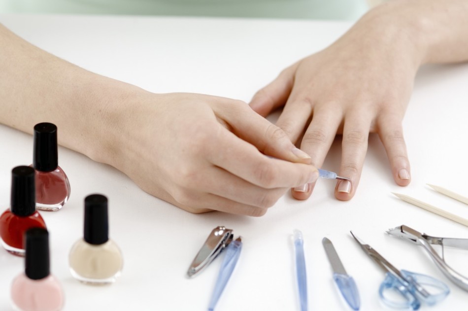 Polishing nails at home: species, tools