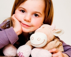 Kaj dati deklici pri 5-7 letih: seznam najboljših daril