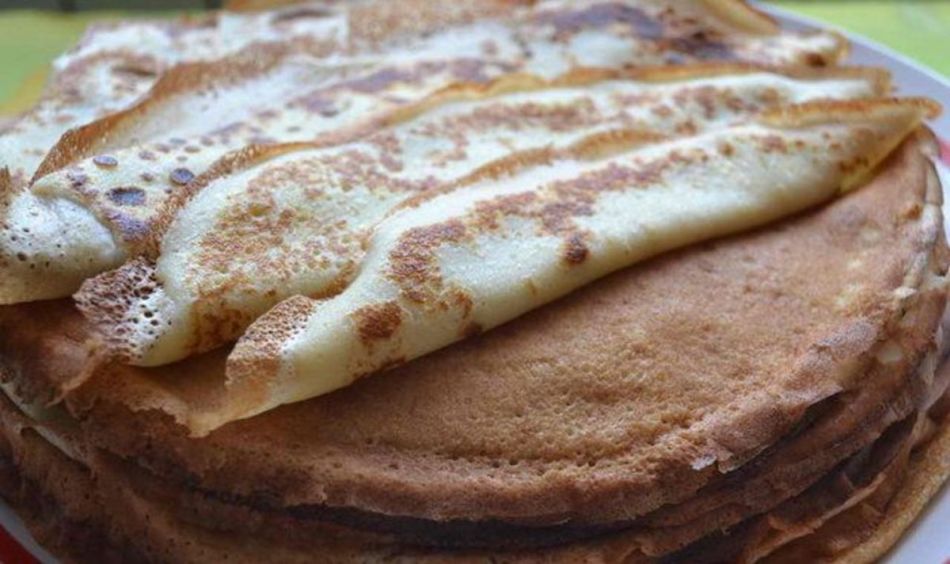 Sammet pannkakor på mjölk - hitta för hemmafruar