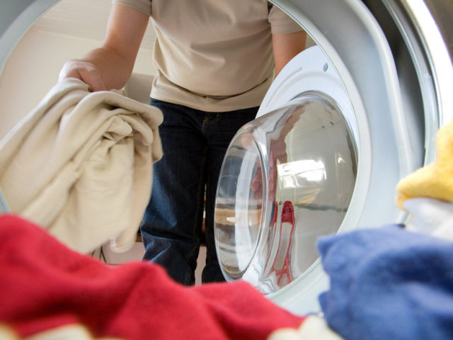 Est-il possible et comment laver une couche dans une machine à laver? Comment laver une couche de cachemire, drapé, laine à la maison: instructions, conseils utiles