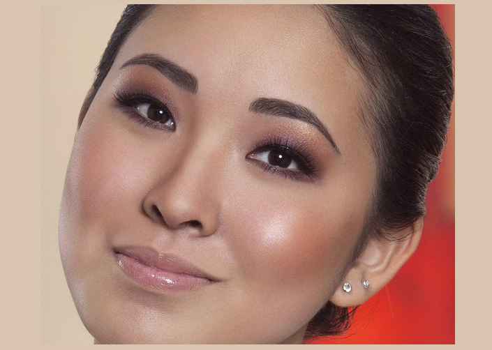 Maquillage pour les yeux asiatiques bruns