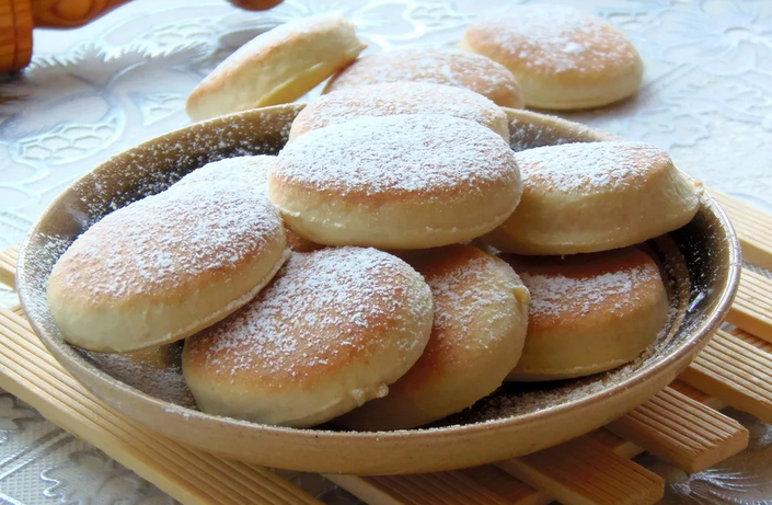 Kue lezat yang terbuat dari susu cair yang sudah lewat