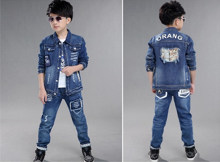 Setelan denim untuk anak laki -laki