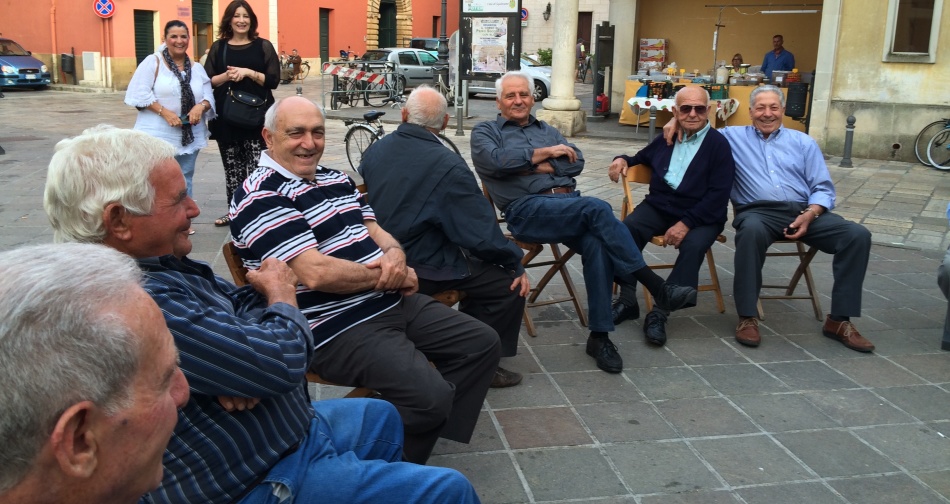 Pertemuan jalanan di Bari, Apulia, Italia