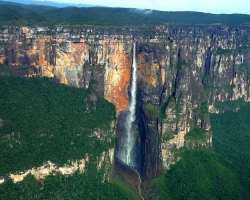 Top-9 des cascades les plus élevées du monde: brève description, photo. La plus haute cascade du monde: description, photos, faits intéressants