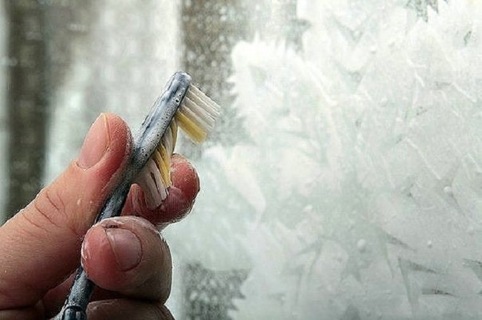 Морозный узор на окне рисунок карандашом. Морозные узоры на стеклах своими руками