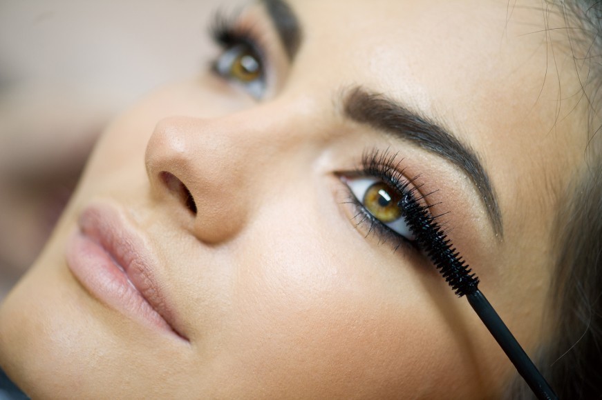 Makeup for dense eyebrows