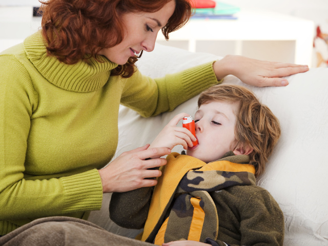 Bronhialna astma pri otrocih: simptomi, znaki, vzroki in zdravljenje. Nujna pomoč in skrb za otroka z bronhialno astmo