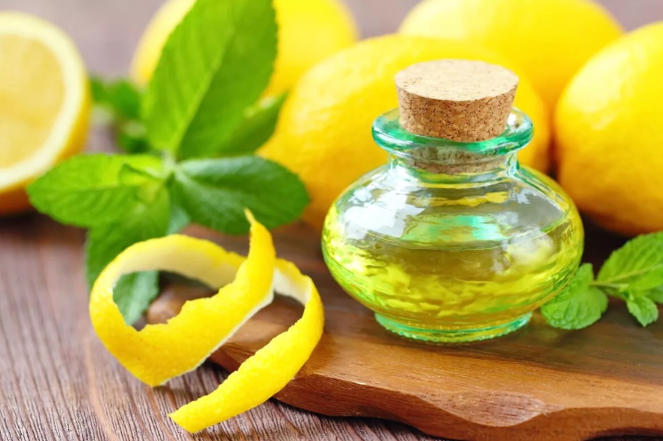 Эфирное масло лимона и мяты
