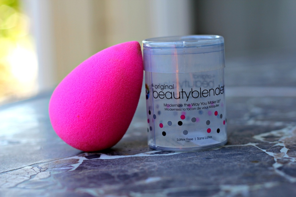 Beautyblender for contouring