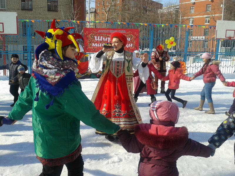 It is very important not to forget and congratulate friends in Shrovetide