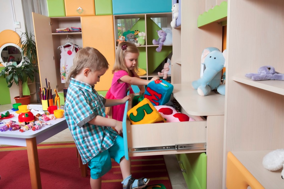 Шкаф - лучшая организация детской комнаты для поддержания порядка
