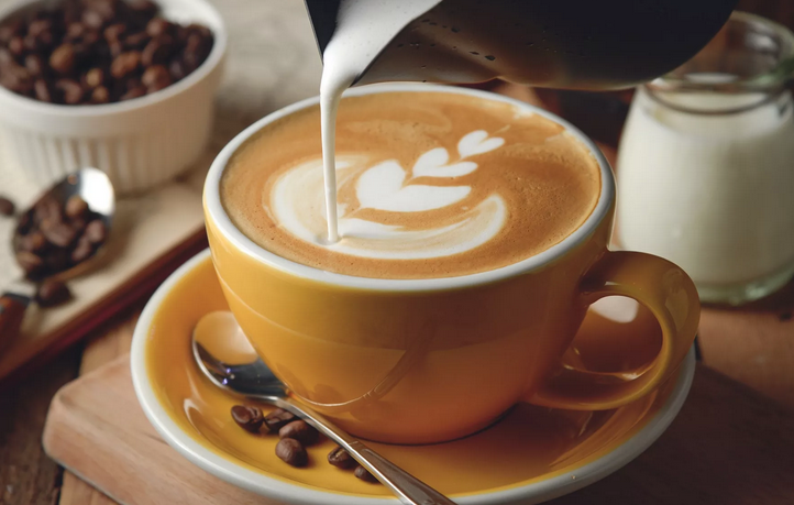 Сливки в кофе можно заменить другими молочными продуктами