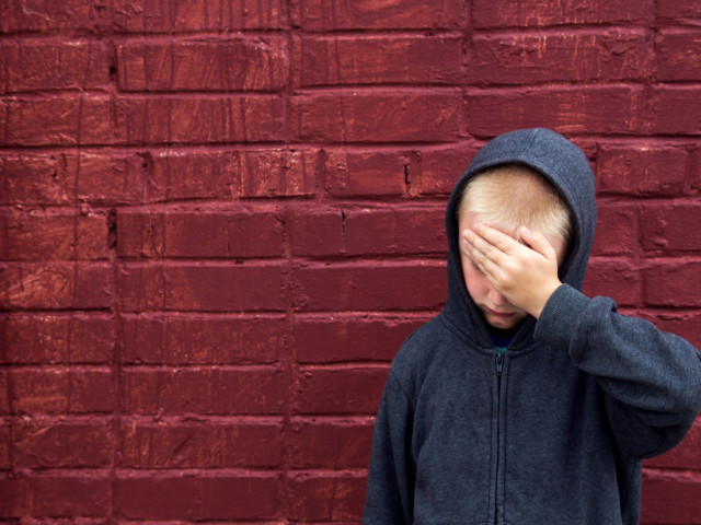 El niño se ofende en la escuela, ¿qué hacer al respecto?