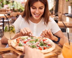 Želi prijeten apetit vašemu ljubljenemu dekletu