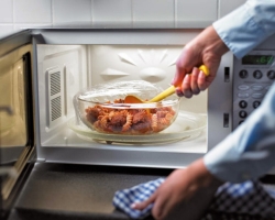 Kako izbrati pravo mikrovalovno pečico za dom: lastnosti izbire, značilnosti