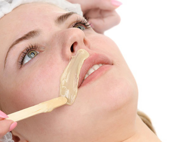 Ako odstrániť vlasy na tvári navždy doma, s kozmetológom: Metódy, ľudové prostriedky, recenzie