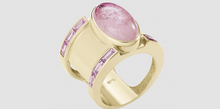 Ring mit einem Talisman Stone Turmaline