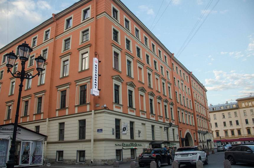 In this house, in which the Zoshchenko Museum-Quarter is located, many well-known representatives of literature lived